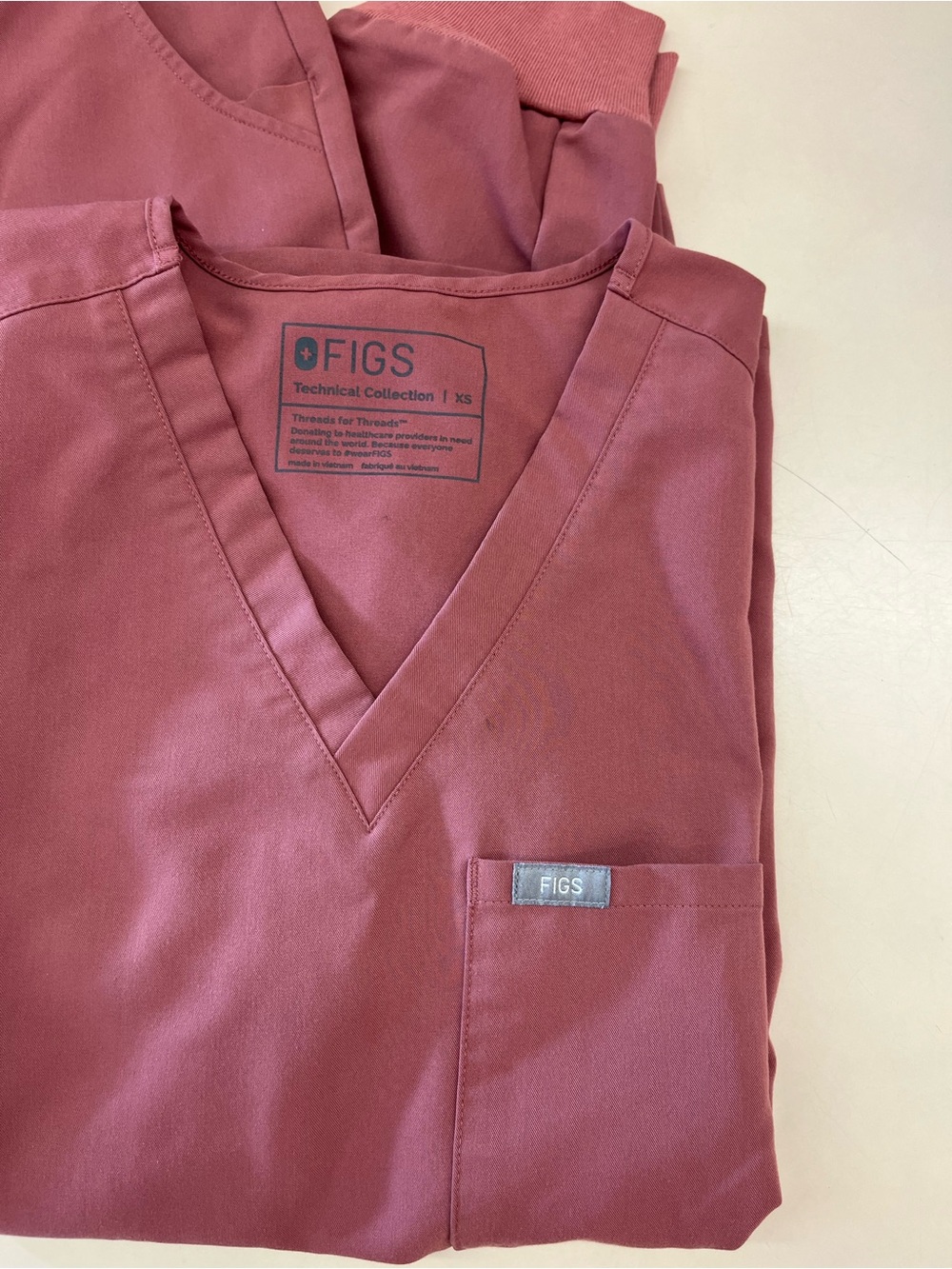FIGS Scrub Set XS/S Mauve - Picture 2 of 6